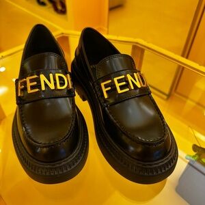 Fendi gold logo black loafer